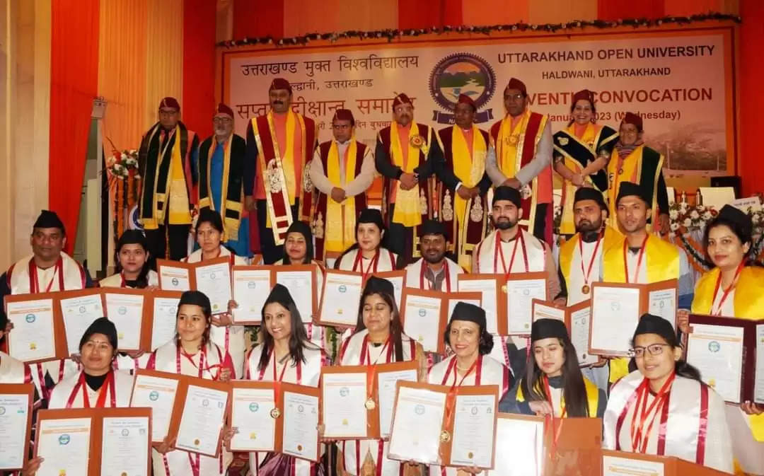 CM धामी ने 27 मेधावी छात्रों को स्वर्ण पदक प्रदान किए