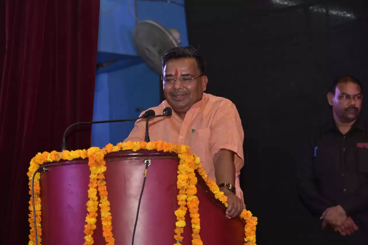 संस्कृत भाषा को बढ़ावा देने के लिए राज्य सरकार संकल्पित : जयवीर सिंह