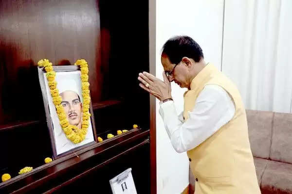 CM चौहान ने शहीद सुखदेव की जयंती पर नमन किया