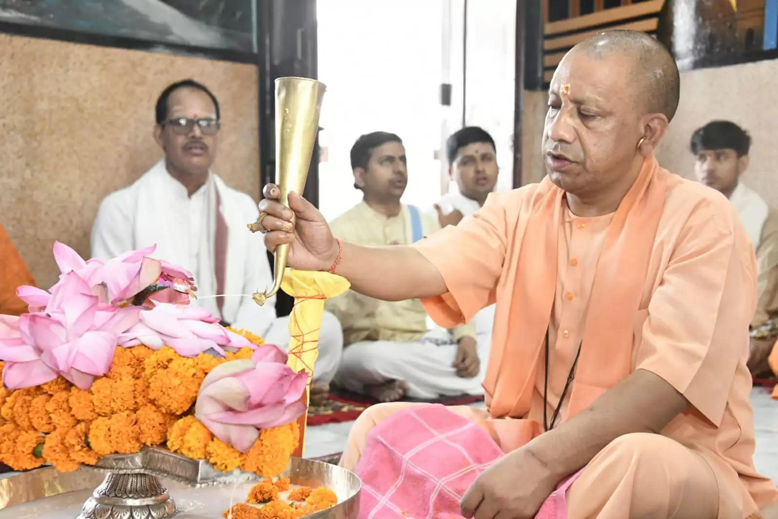 योगी आदित्यनाथ आज गोरखपुर में मनाएंगे अपना 51वां जन्मदिन