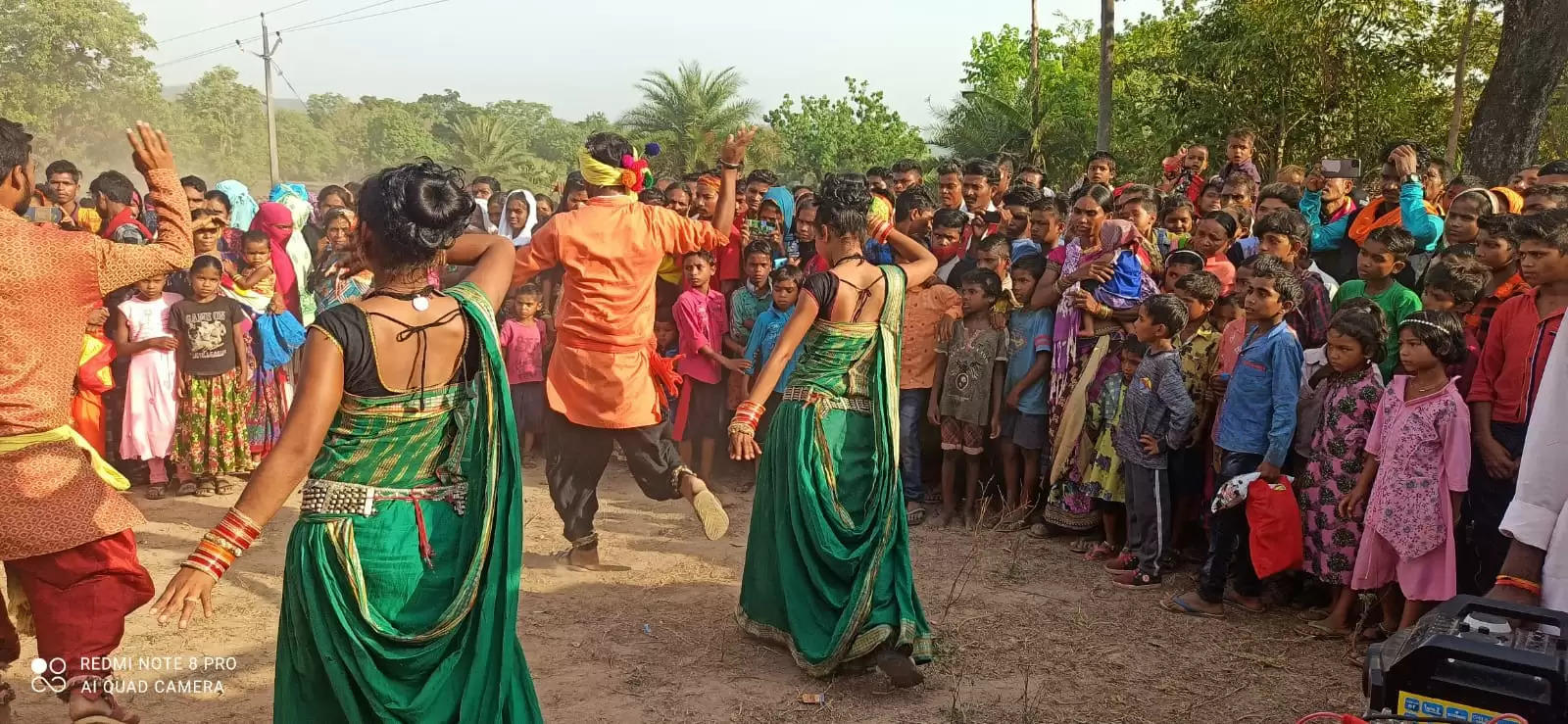 दंतेवाड़ा जिले के ग्रामीणों इलाकों में कला जत्था से राज्य शासन की योजनाओं का प्रचार-प्रसार