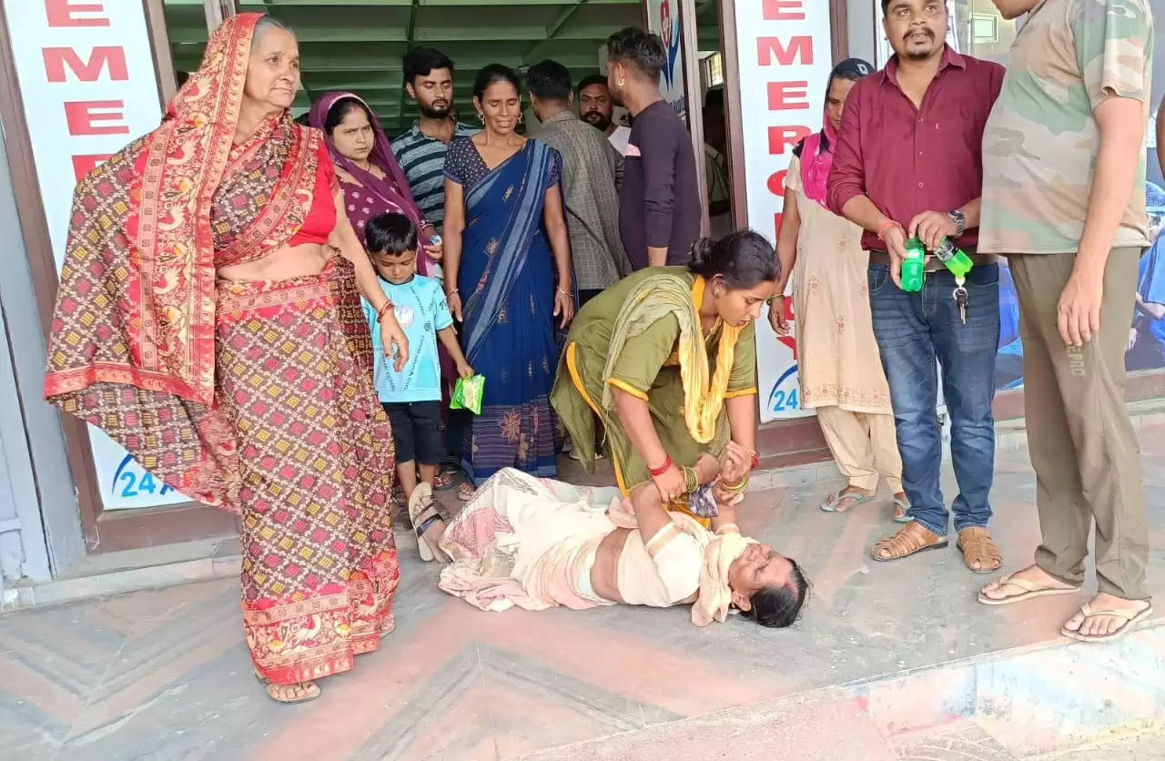 ठाकुरद्वारा: झोलाछाप चिकित्सकों की लापरवाही से फ़र्ज़ी अस्पताल में भर्ती महिला की मौत, परिजनों ने किया हंगामा