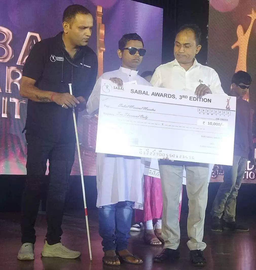 छत्तीसगढ़ के दृष्टिबाधित छात्र रघुनाथ ने सबल अवार्डस् में जीता तीसरा पुरस्कार