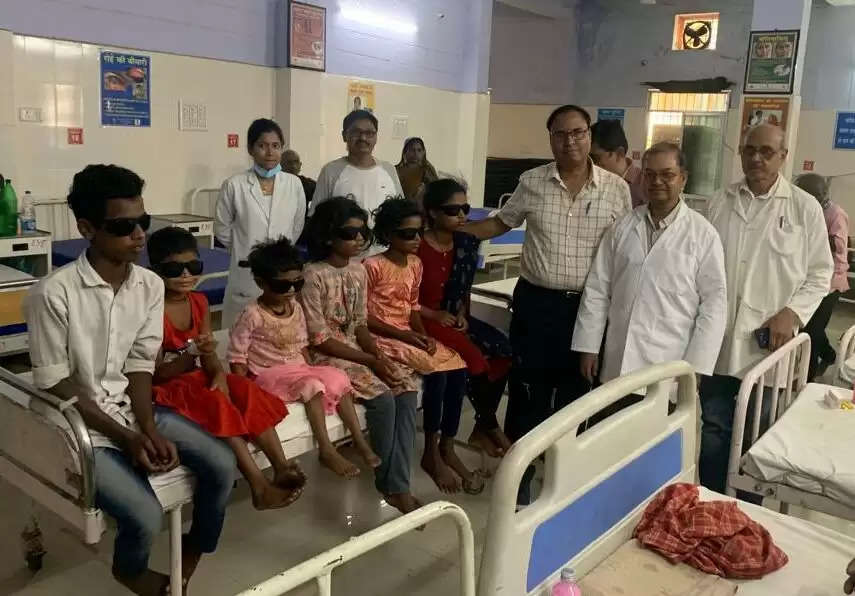 जिला चिकित्सालय बैकुण्ठपुर में हुआ जन्मजात मोतियाबिंद से पीड़ित 6 बच्चों का सफल ऑपरेशन