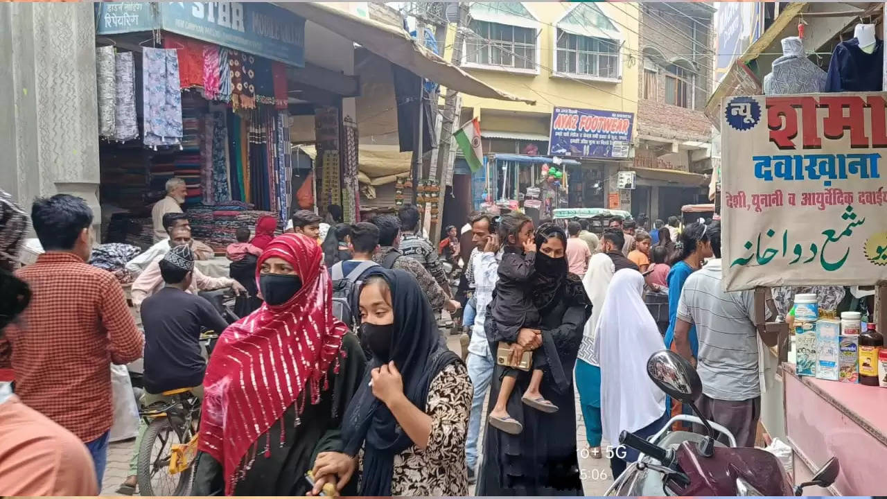 Eid Shopping in Thakurdwara: ठाकुरद्वारा में चांद रात पर ईद की शॉपिंग को जा रहे तो पढ़ते जाइए ये खबर