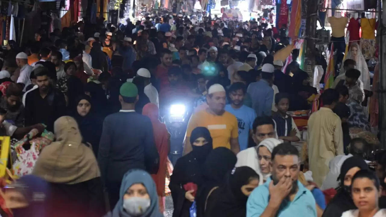 Eid Shopping in Moradabad: चांद रात पर मुरादाबाद में इस तरह करें ईद की शॉपिंग