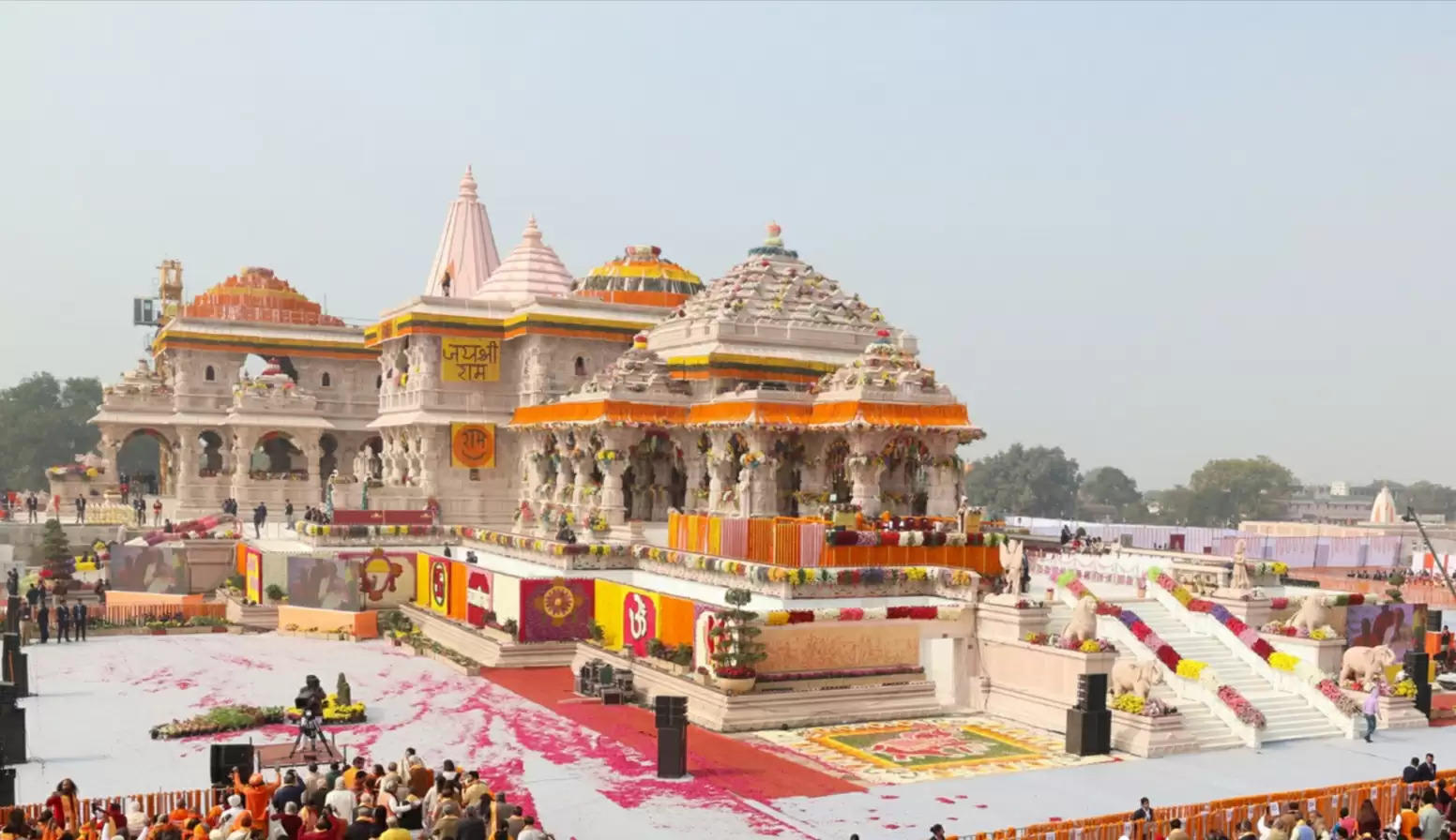 अयोध्या के कबीर मठ से मुस्लिम राष्ट्रीय मंच ने निकाली यात्रा, 300 मुसलमानों ने किया रामलला का दर्शन
