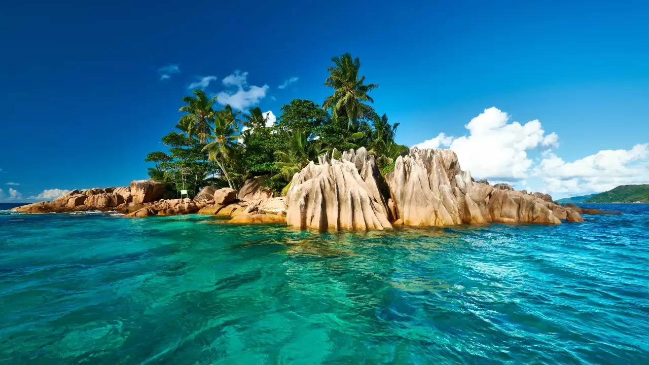 7 Most Exotic Islands Around the World for a Romantic Getaway with Essential Tips