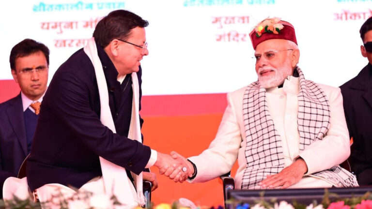 हाथ मिलाने से पीठ थपथपाने तक, पीएम-सीएम की जोड़ी ने जीता दिल