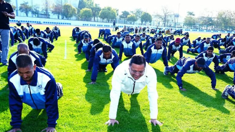 Uttarakhand News : CM धामी ने फिट इंडिया रन में लगाई दौड़, युवाओं को दी प्रेरणादायक सीख