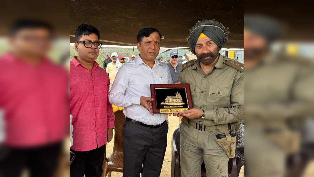 उत्तराखंड में चल रही बॉर्डर 2 की शूटिंग, सनी देओल से बंशीधर तिवारी ने की मुलाकात 