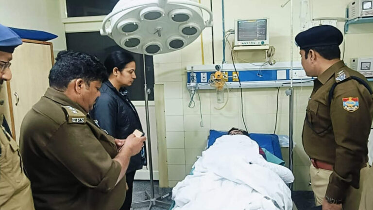 मुठभेड़ में घायल हुआ कुख्यात बदमाश, दो गिरफ्तार, तीसरा फरार