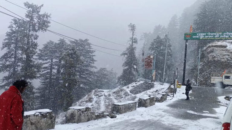 उत्तराखंड के पहाड़ों में बदल गया मौसम, चमोली समेत इन 7 जिलों में येलो अलर्ट जारी