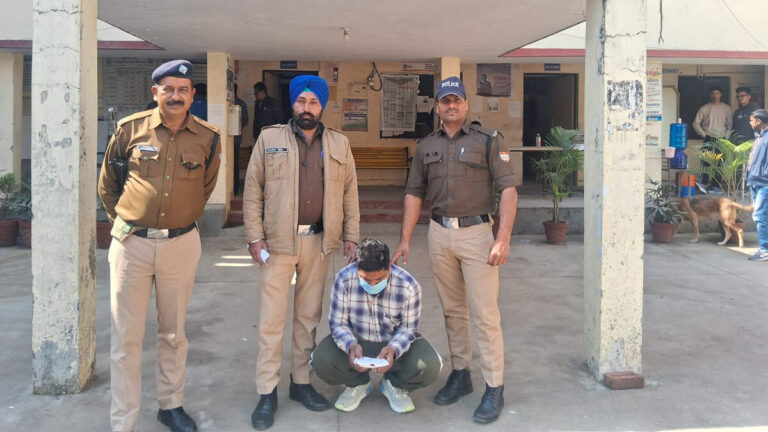 27 लाख की स्मैक बरामद, देहरादून में नशा तस्करी पर पुलिस का शिकंजा