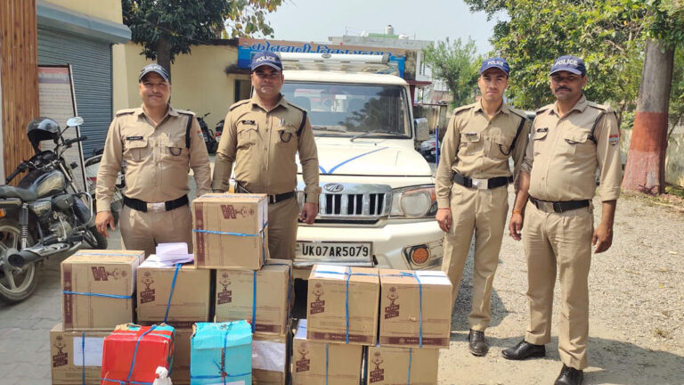 देहरादून में शराब तस्करों पर पुलिस का शिकंजा – 11 पेटी अवैध शराब के साथ आरोपी गिरफ्तार