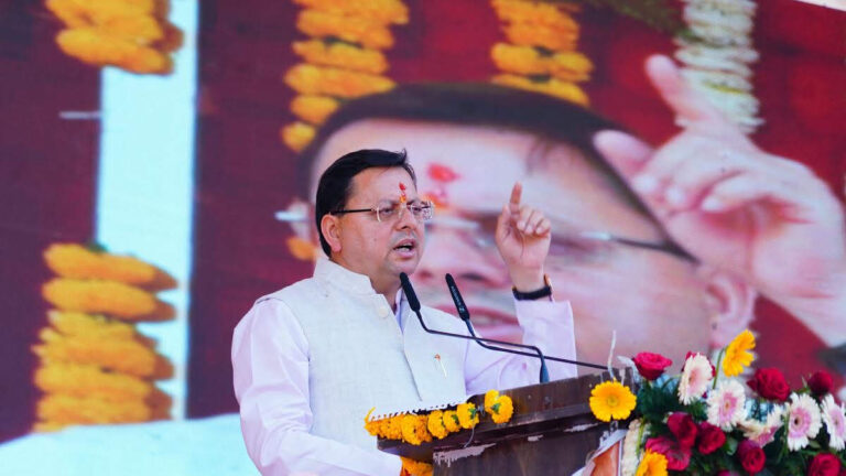उत्तराखंड में गरजे सीएम धामी, क्षेत्रवाद के मुद्दे पर नेताओं को दिया करारा जवाब
