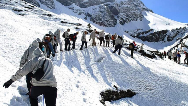 Manimahesh Yatra 2025 : चंबा की मणिमहेश यात्रा की तैयारियां शुरू, इस बार हेली टैक्सी का किराया हुआ कम