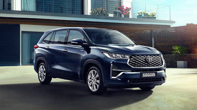 Toyota की नई SUV ने मार्केट में मचाया तहलका – शानदार लुक और दमदार इंजन देख हर कोई हैरान –