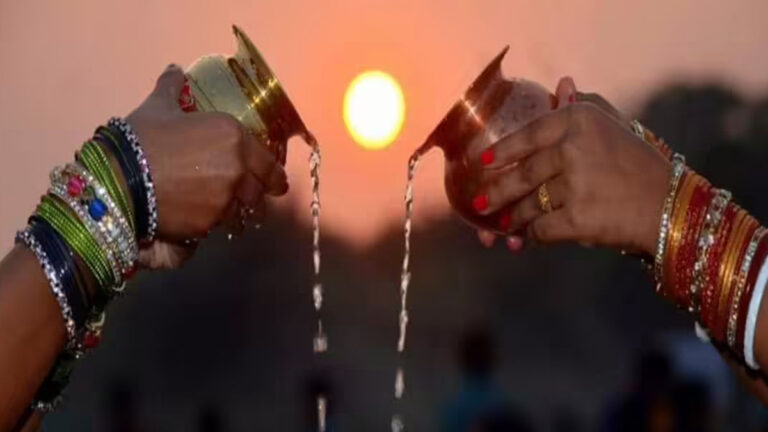 रविवार को ऐसे करें सूर्य देवता की आराधना, खुलेंगे बंद किस्मत के दरवाजे –
