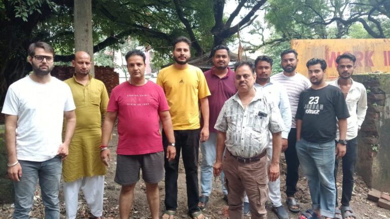 Dehradun Tehsil Parking : 2 साल बाद खुला अमृत कौर रोड का गेट, देहरादून व्यापारियों में खुशी की लहर