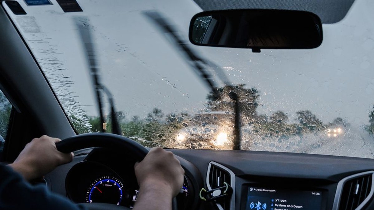 Monsoon Car Care Tips: बारिश के मौसम में कार की देखभाल के आसान और असरदार उपाय