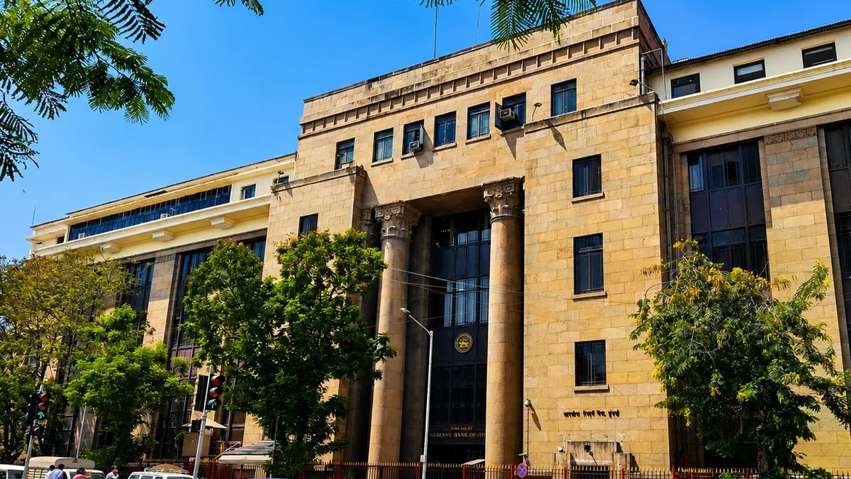 India Forex Reserves में लगातार चौथे हफ्ते गिरावट: 12.95 अरब डॉलर घटकर 734.61 अरब डॉलर, RBI के आंकड़े जारी